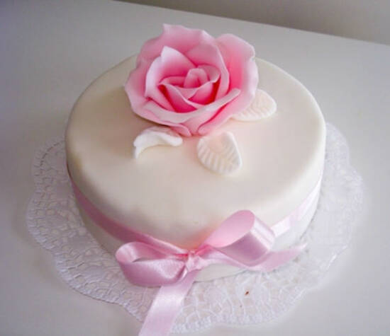 Beispiel: Die Torte für Ihre Hochzeit, Foto: Annabella Bognar.