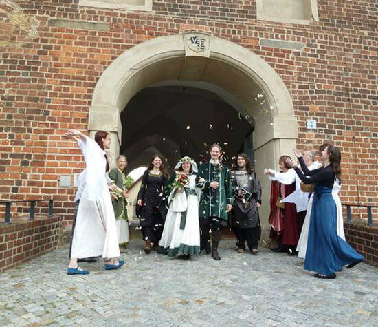 Beispiel: Mittelalterliche Hochzeiten, Foto: Eheleite.com.