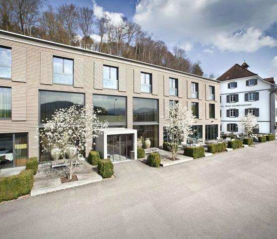 Aussenansicht Historic und Erweiterungsbau Design, Foto: Hotel Bad Bubendorf.