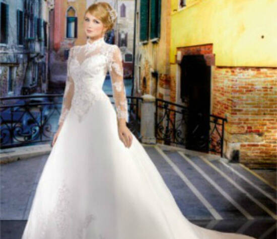 Beispiel: Hochzeitskleid, Foto: Bea´s Hochzeits- und Fest- Boutique.