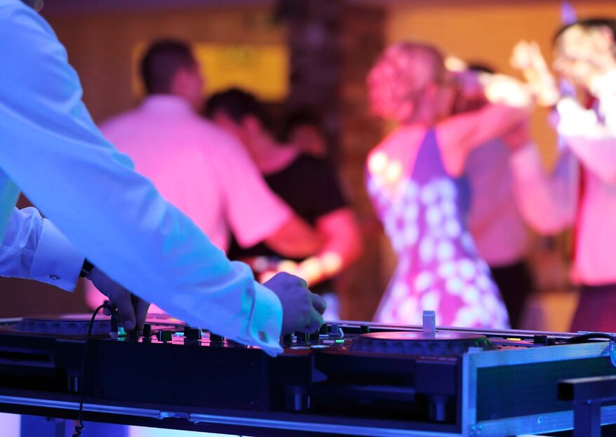 SWISS DJ: Wählt aus 60 erfahrenen Top-DJs für eure Hochzeitsparty