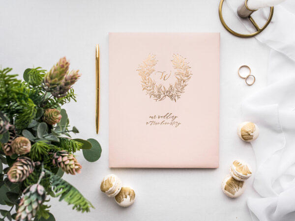 Gästebuch Hochzeit Hellrosa Unterschriftenbuch mit goldener Krone