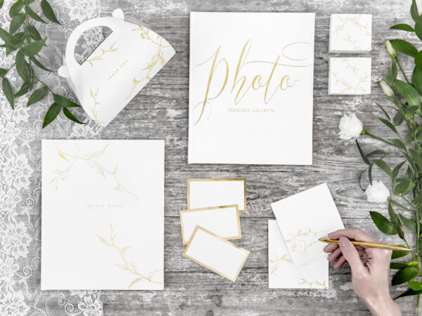 Hochzeitsdeko Weiße Papierkarte mit rechteckigem Goldrand: 10 Stück.